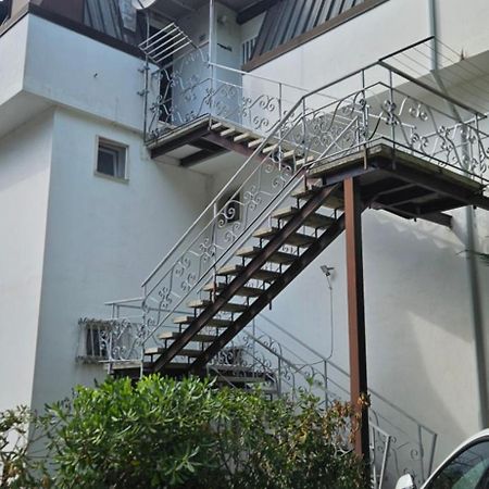Sea Side Attic Apartment โรโซลีนามาเร ภายนอก รูปภาพ