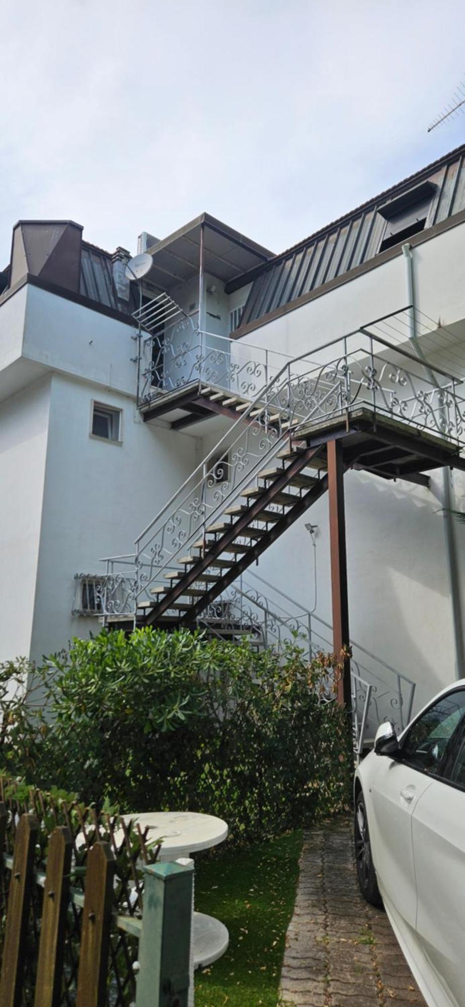 Sea Side Attic Apartment โรโซลีนามาเร ภายนอก รูปภาพ